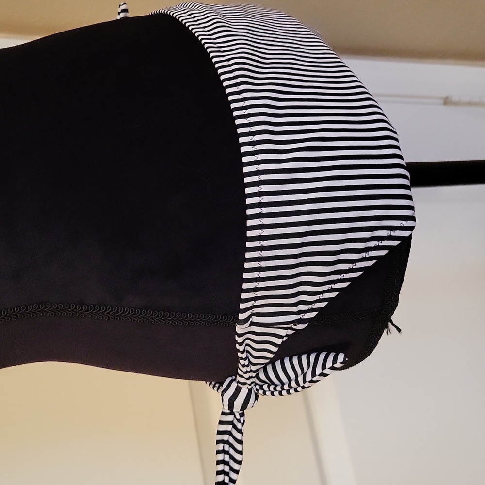 EUC XL Shade & Shore Black & White Stiped Bikini Bottoms